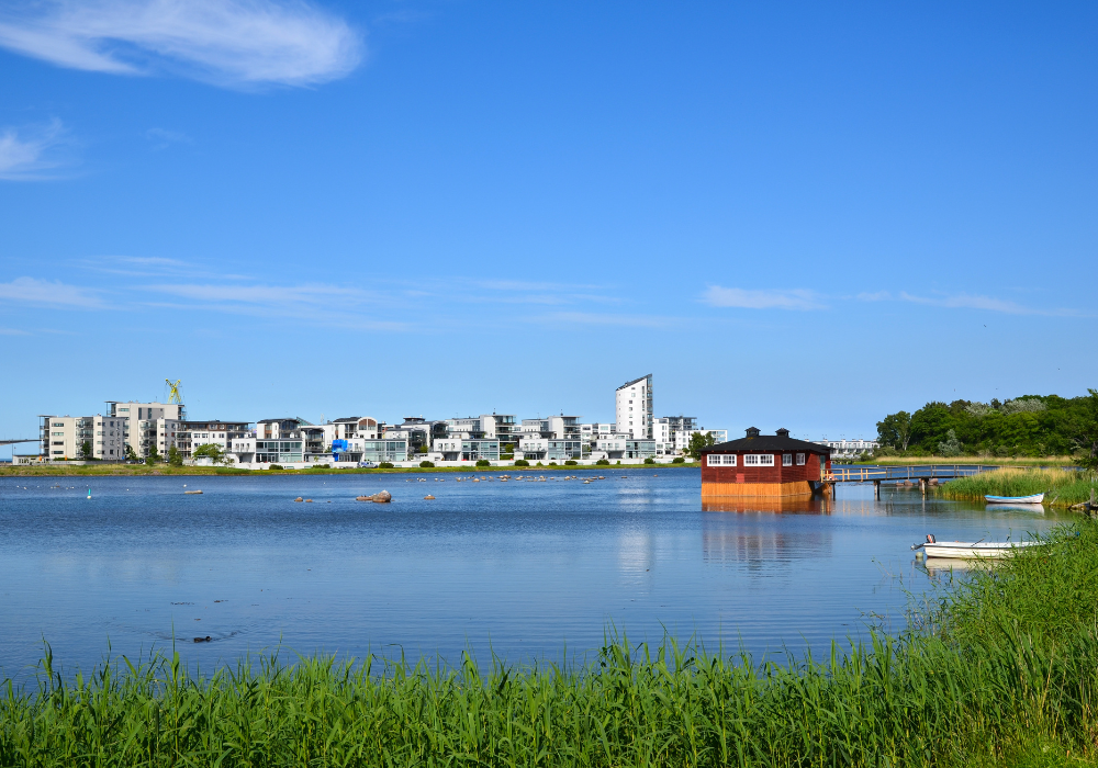 More than 100 career training courses in Newark and Sherwood Bird's